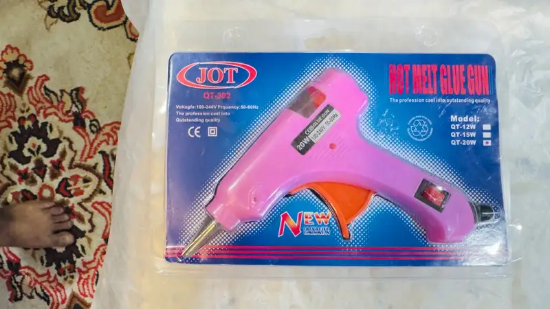 Small Hot Melt Glue Gun (QT-302) 3